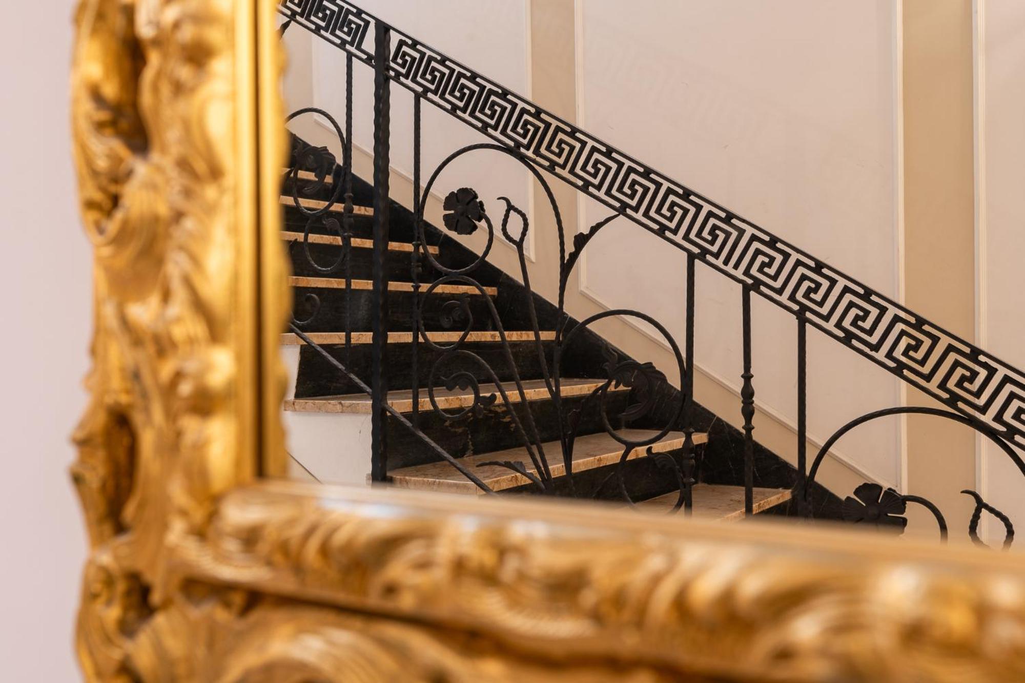 Decimo Meridio- At Spanish Steps- Rome Exterior photo